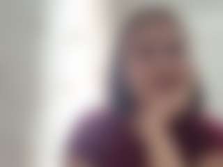 Live cam show with Laura - New Brown Eyes on Fling VIP Chat
