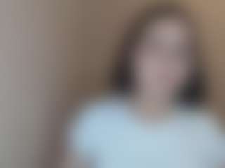 Live cam show with Laura - Strip Brown Hair on Big Tits