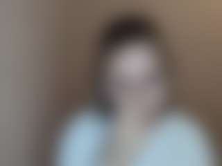 Spettacolo in cam dal vivo con Laura - Bisexual su Camsoda