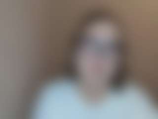 Live cam show with Laura - Full Nudity on LiveSexCams6
