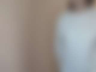 Live cam show with Laura - New Shaved Pussy on alttransgirls