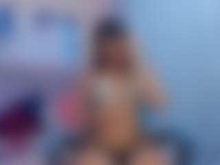 Live cam show with Kassiekitty - Strip on SpunkLive