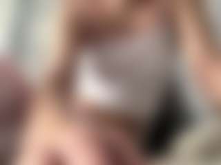 Live cam show with KenaDilsaver - New Petite on Fit Hotties