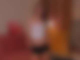 Live cam show with LunaRa1n - Flashing on StripNow