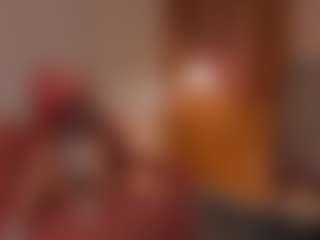 Live cam show with LunaRa1n - Sweet on StripNow
