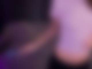 Live cam show with LunaRa1n - Small Tits Brown Hair on xDating