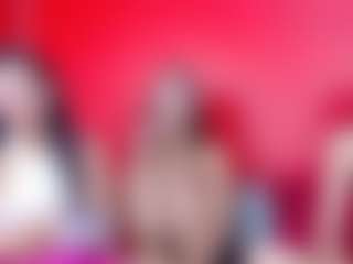 Live cam show with Elle and my HOT Teen Girlfriends - Skinny on Camsoda