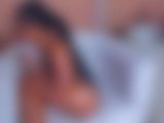 Live cam show with EllieFoxx - Ebony on Camsoda | colombia