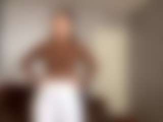 Live cam show with InesShofner - Brown Hair on Dolls Live