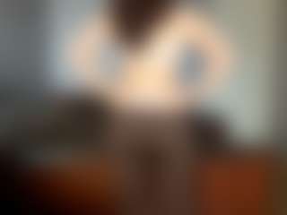 Live cam show with InesShofner - Skinny on StripNow