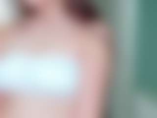Live cam show with Lilyisshy - Fucking on Camsoda
