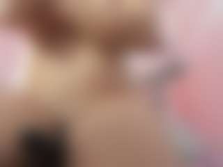 Live cam show with Lorennrouse - Facial Piercings on hrnylive.com