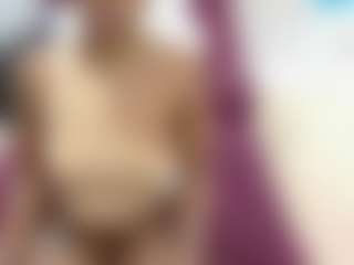 NaughtyLira69's Live Sex Cam Show