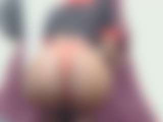 NaughtyLira69's Live Sex Cam Show