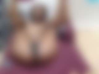 NaughtyLira69's Live Sex Cam Show