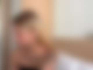 Julia's Live Sex Cam Show