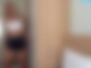 Julia's Live Sex Cam Show