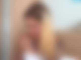 Julia's Live Sex Cam Show
