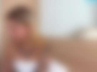 Live cam show with Julia - Green Eyes on googirlz