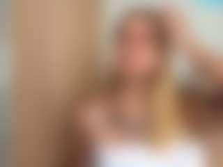 Live cam show with Julia - Green Eyes on SmokeAndPoke