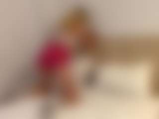 Julia's Live Sex Cam Show