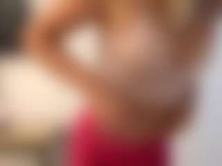 Julia's Live Sex Cam Show