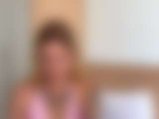Julia's Live Sex Cam Show