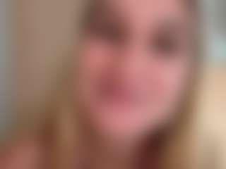 Julia's Live Sex Cam Show