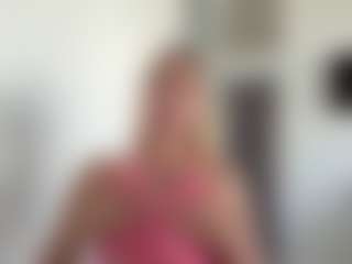 Live cam show with Julia - Facial Piercings on Mixed Magazine Live