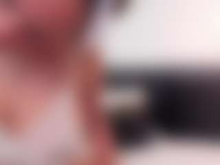 samanta-flower77 MILF webcam performer live streaming