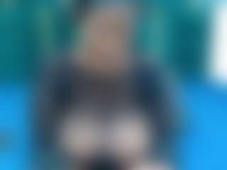 CurvyHun's Live Sex Cam Show