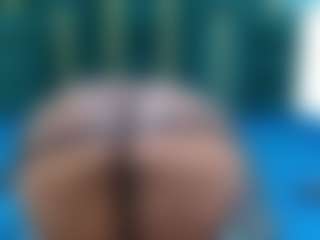 CurvyHun's Live Sex Cam Show
