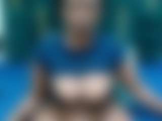 CurvyHun's Live Sex Cam Show