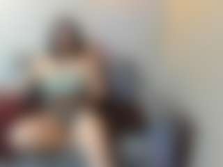 Live cam show with NataliaLeon - Raven Hair on CamSextacy
