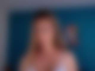 Live cam show with Samantha-Lauren - New Petite on chickslive.net