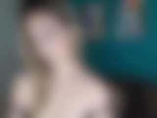 Live cam show with Samantha-Lauren - New Petite on Camsoda