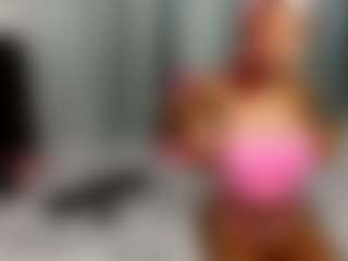 Live cam show with Slimmie-coochie - Oil on SinfulBabes