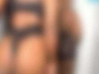 Live-Cam-Show mit Slimmie-coochie - Strip auf Camsoda