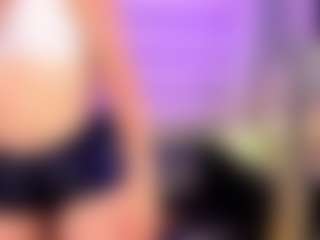 soy-thamara's Live Sex Cam Show