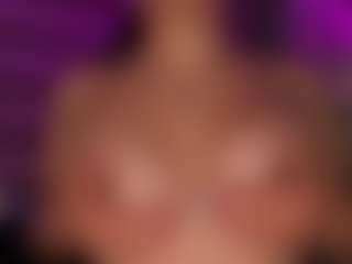 soy-thamara's Live Sex Cam Show