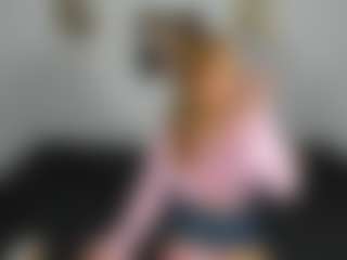 Live cam show with yenni-queen - Brown Eyes Blonde Hair on Dolls Live