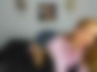 Live cam show with yenni-queen - New Brown Eyes on Dolls Live