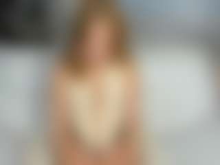 Live cam show with yenni-queen - Blonde Hair on googirlz