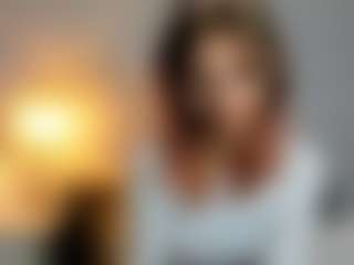 Live cam show with ZoeWonderful - Petite on live18s.com