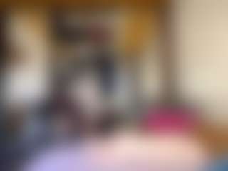 AvrilOllison's Live Sex Cam Show