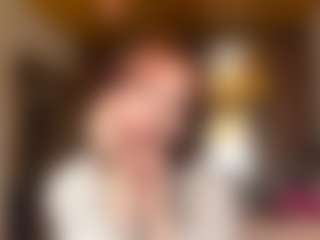 AvrilOllison's Live Sex Cam Show