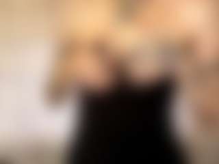 AvrilOllison's Live Sex Cam Show
