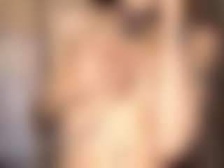 AvrilOllison's Live Sex Cam Show