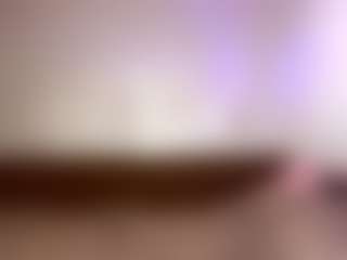 AvrilOllison's Live Sex Cam Show