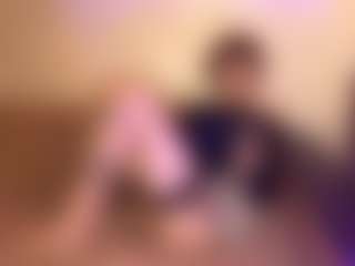 AvrilOllison's Live Sex Cam Show